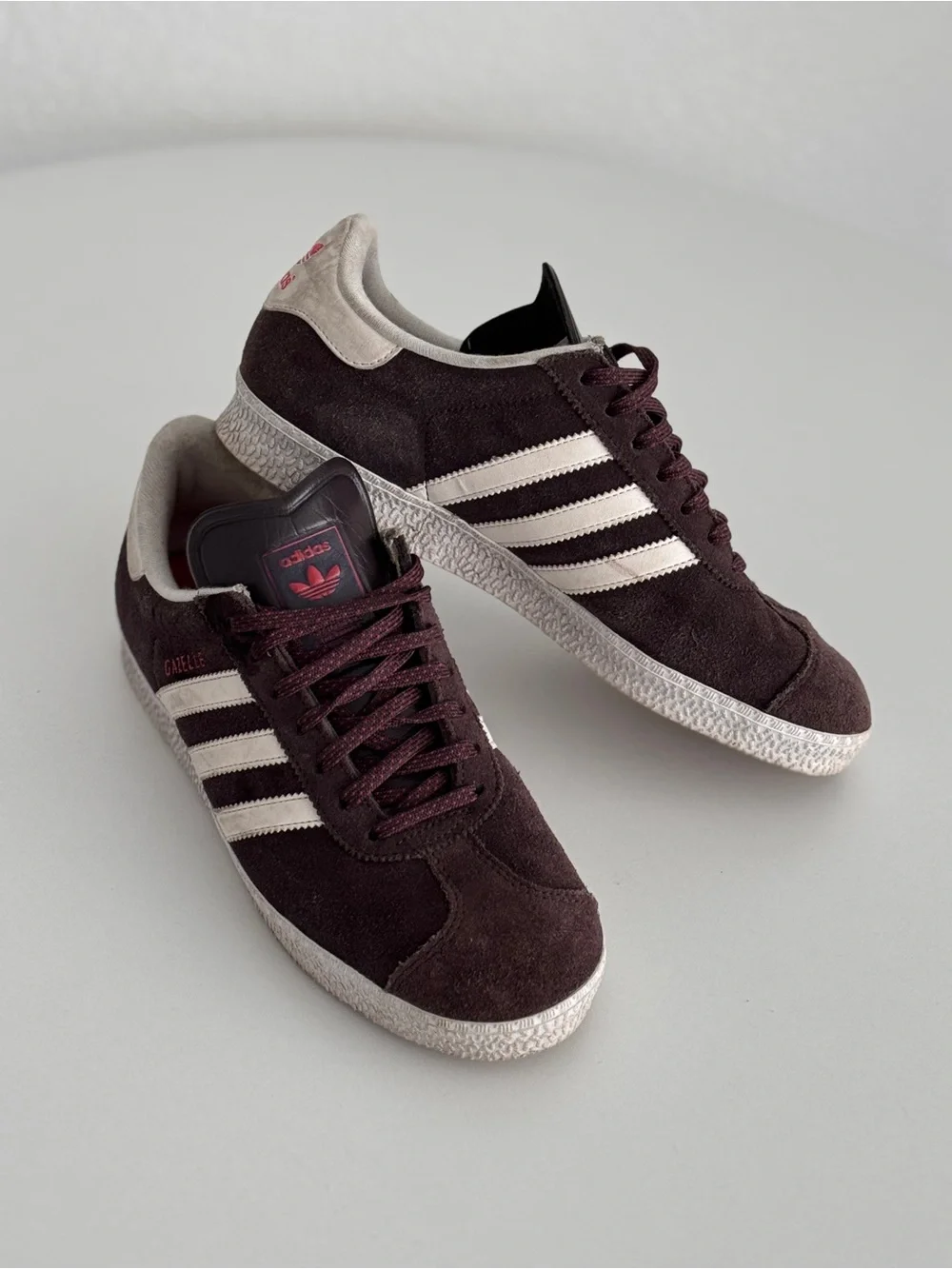 adidas gazelle burgundy, gray Suede Sneakers with Cream Stripes size 7